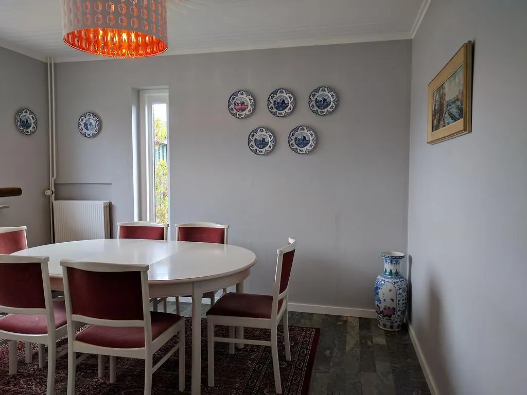 Villa Kopenhaga 0*,